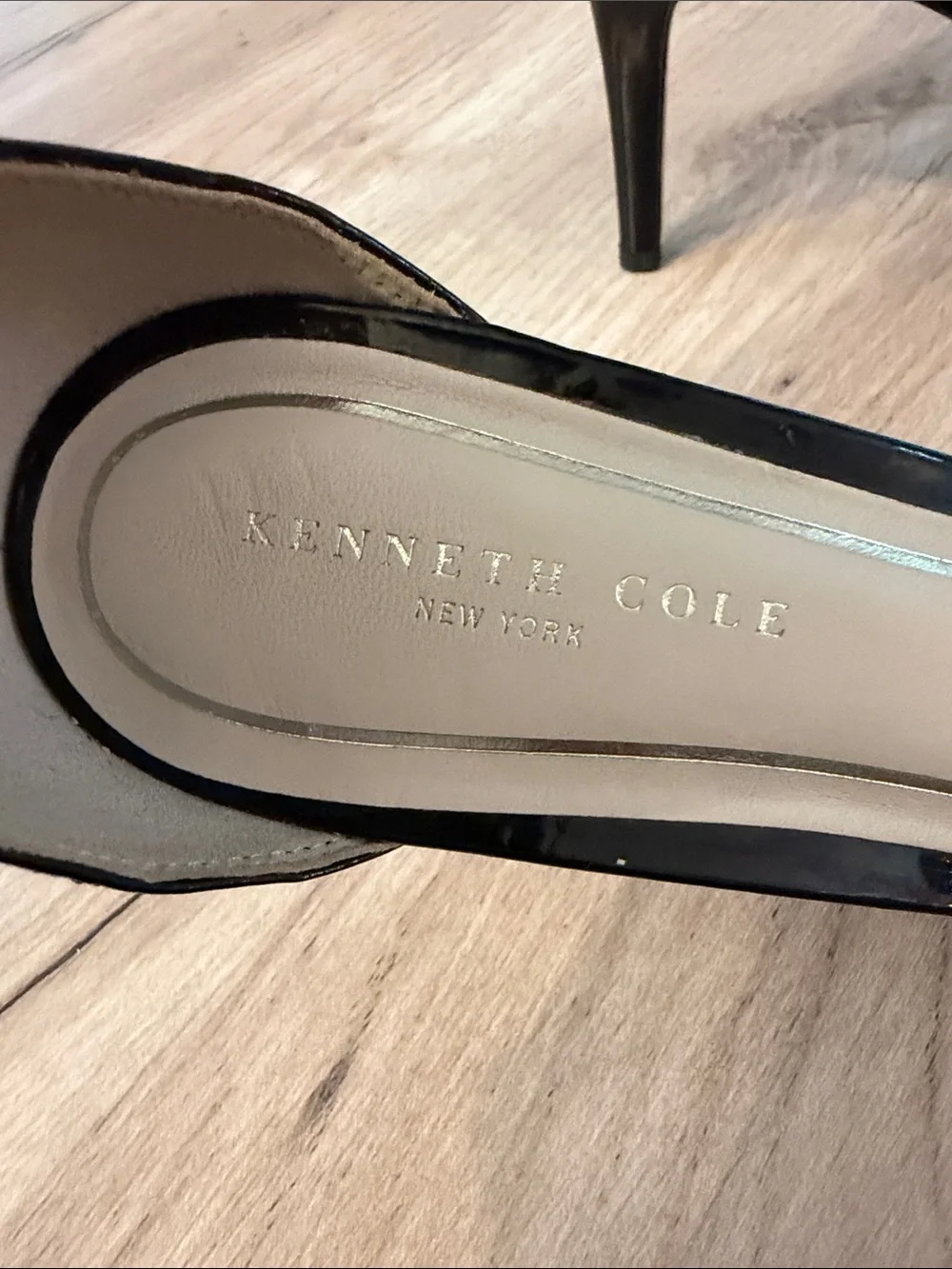 KENNETH COLE NEW YORK BLACK PATENT  ANKLE STRAP STILETTO HEELS SIZE 9.5